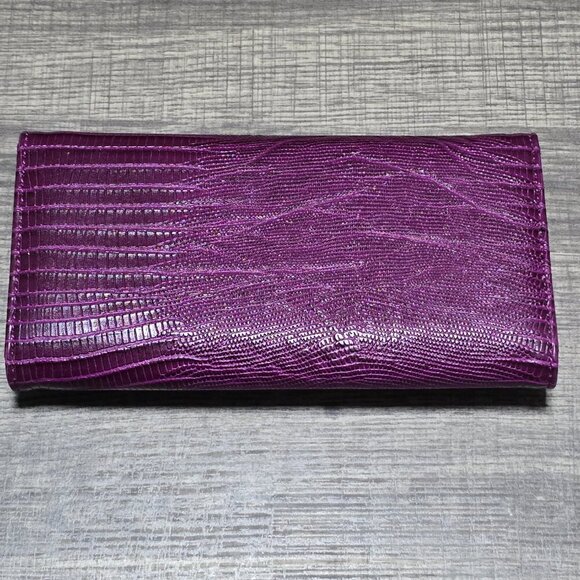 BCBG Purple Scales Trifold Wallet - New - Picture 4 of 4